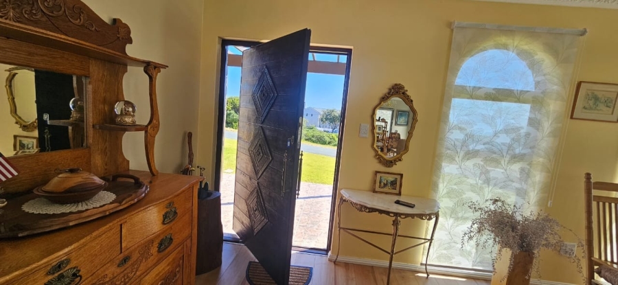 4 Bedroom Property for Sale in De Kelders Western Cape